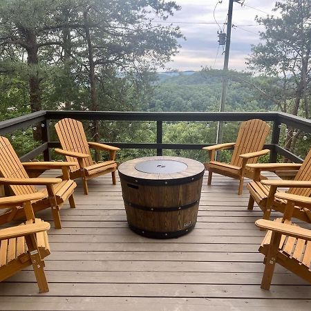 ピジョンフォージ Whiskey Ridge 3 Bdrm Cabin-Firepit, Fenced Yard, Hot Tubヴィラ エクステリア 写真